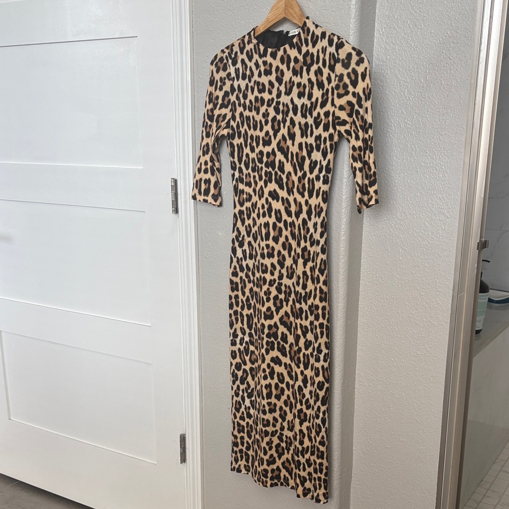 Alice + Olivia Animal Print Long Sleeve Dress
